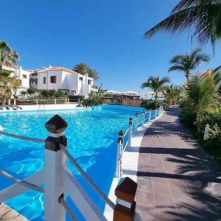 Apartment Beachfront Duplex No 4 With Heated Pool, Close To Sea And Beach, Aircondition, Balcony, Wifi Playa de las Americas (Tenerife)
