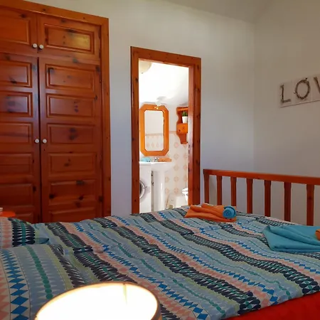Beachfront Duplex No 4 With Heated Pool, Close To Sea And Beach, Aircondition, Balcony, Wifi Διαμέρισμα *